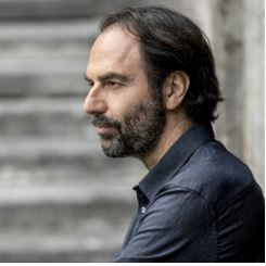 Le mie canzoni altrui  – Concerto di NERI MARCORÈ @ Teatro Manzoni